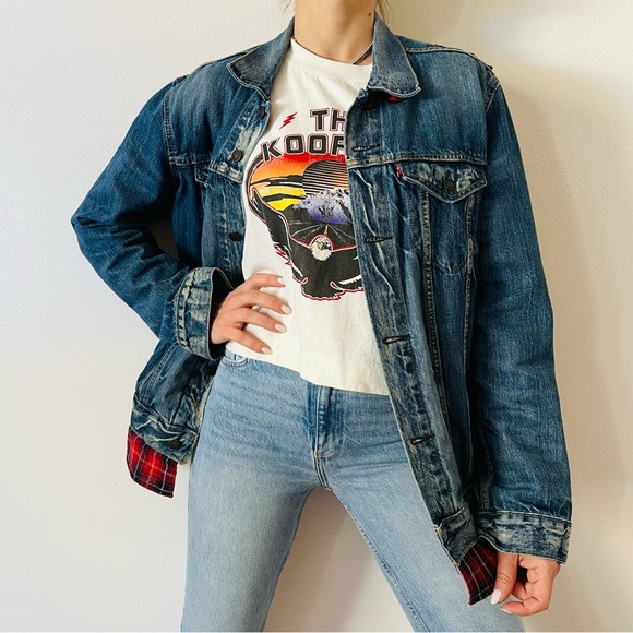 Vintage Levi’s Denim Trucker Jacket custom made patches - Picture 5 of 14